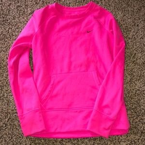 nike therma-fit sweatshirt
